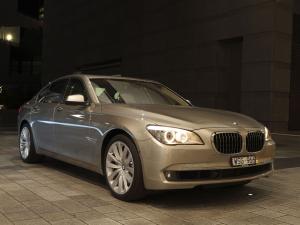 BMW 750i 2008 года